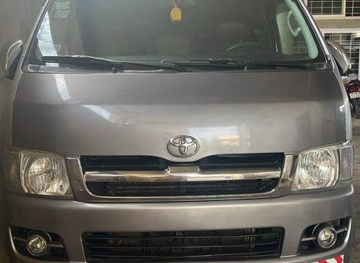 MINI BUS BZ 0188 RB (pour une location au nord du Bénin)