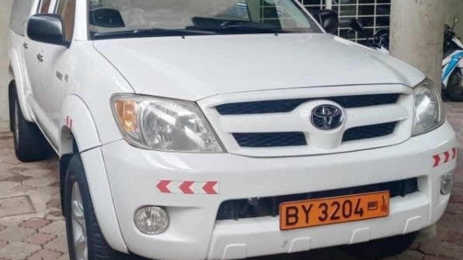 PICK-UP BY 3204 RB HILLUX (pour une location au nord du Bénin)